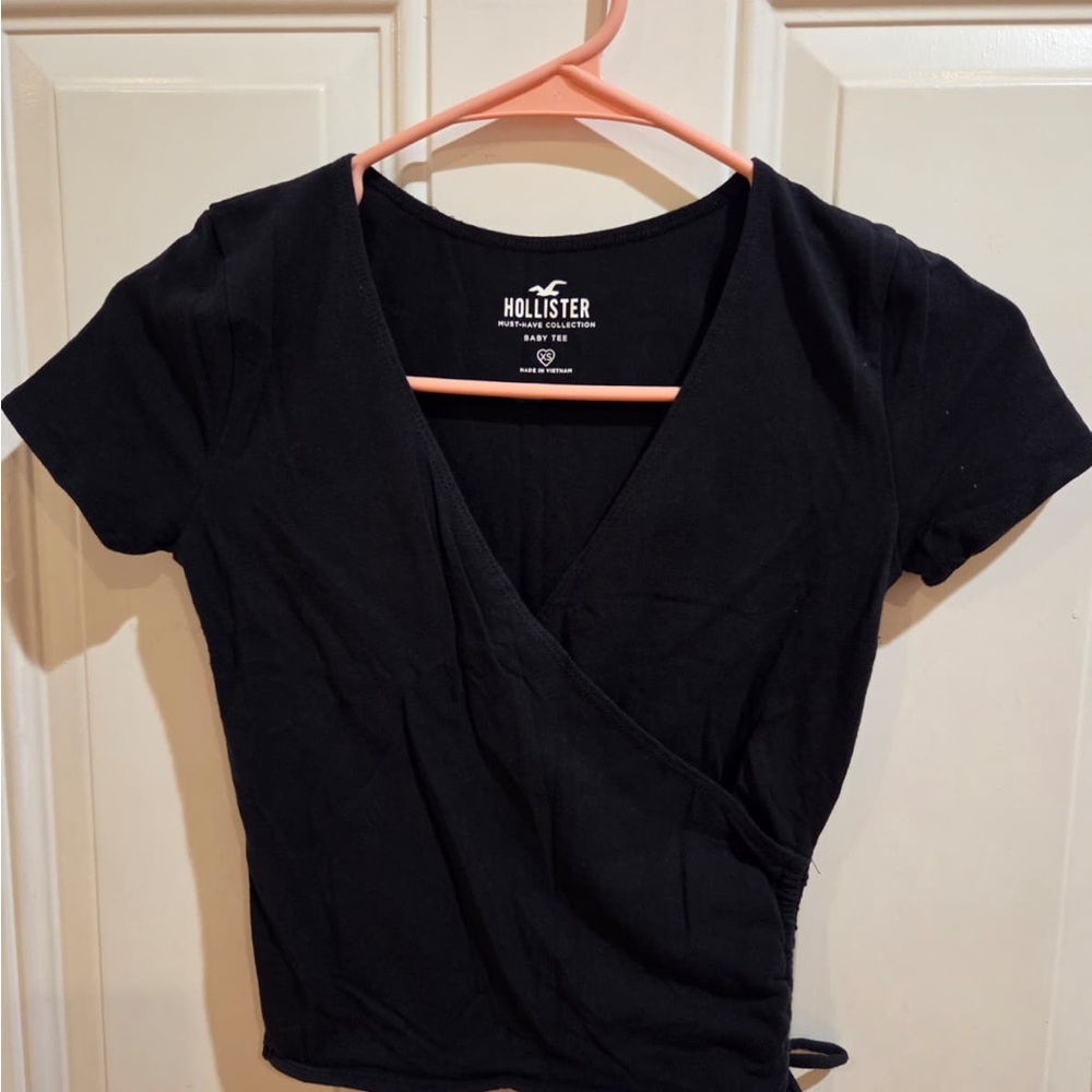 Hollister Women's Classic Black Short Sleeve Top